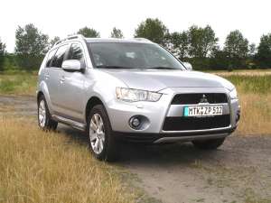Mitsubishi-Outlander-