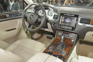 VW-Touareg-Hybrid-4