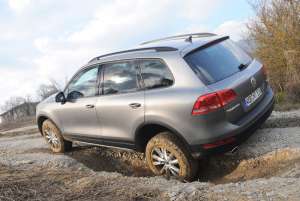 VW-Touareg-Hybrid-4