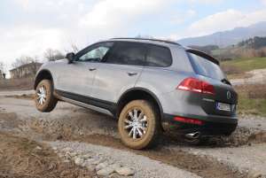 VW-Touareg-Hybrid-5