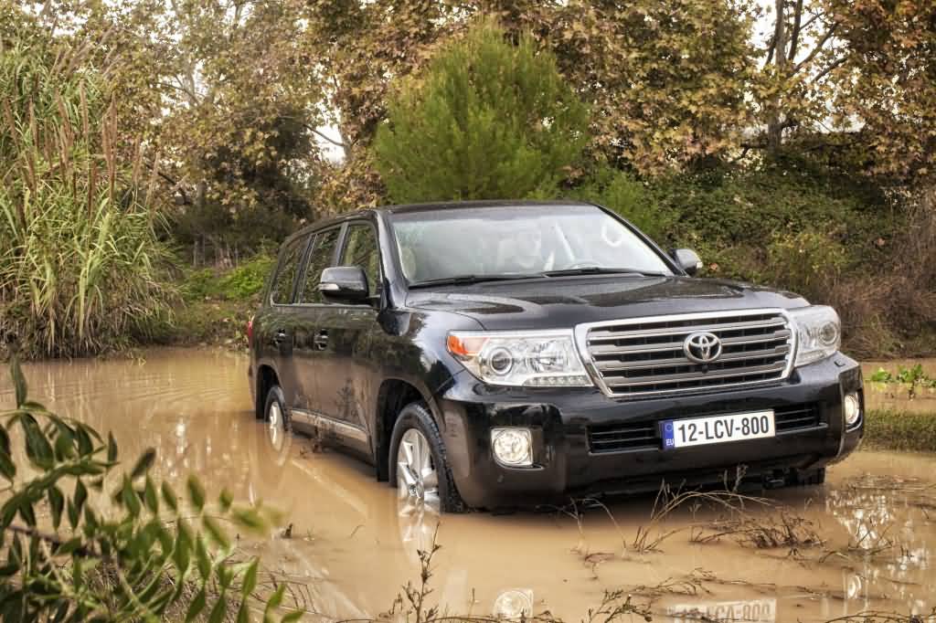 Toyota-Land-Cruiser