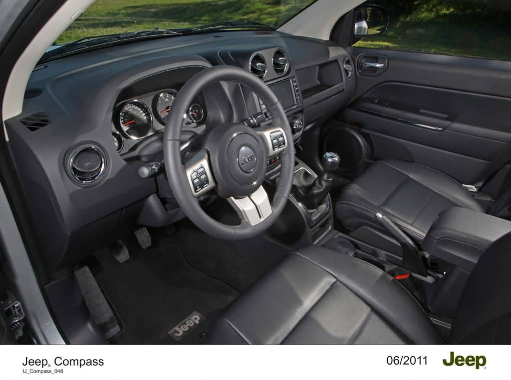 Cockpit des Jeep Compass
