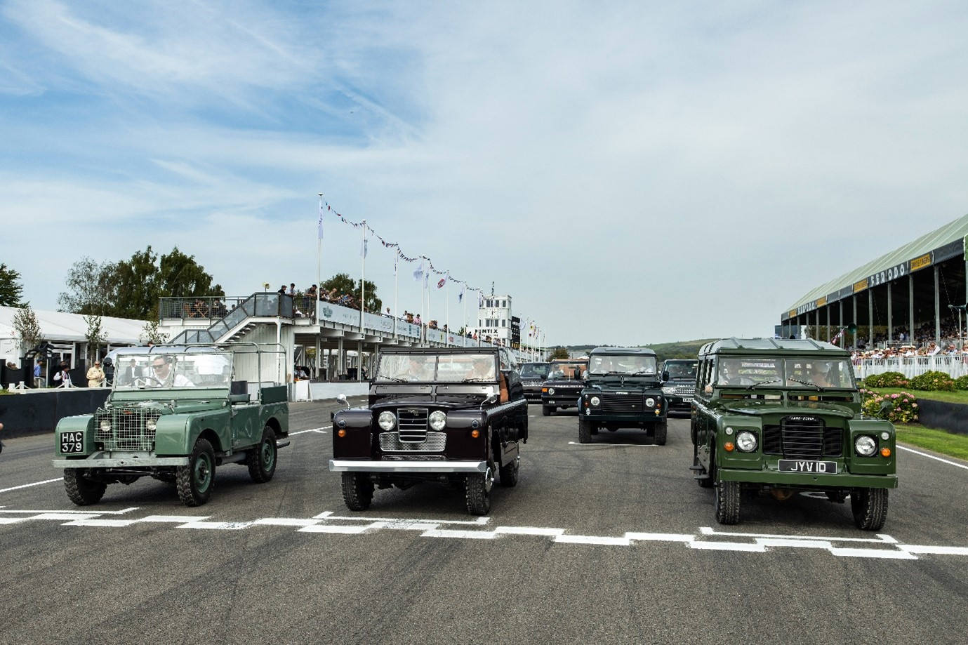 JLR Fahrzeugen zu ehren Königin Elisabeth II