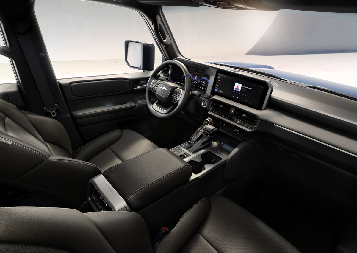 Toyota Land Cruiser 75th Anniversary Sondermodell Interieur 4