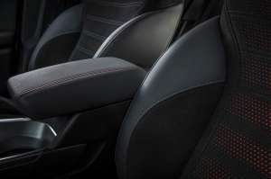 Alfa-Romeo-Tonale-Innenraum-Details-5-b