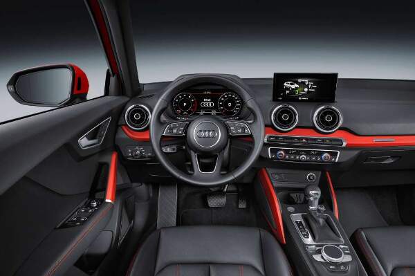 Audi Q2 Innenraum Cockpit