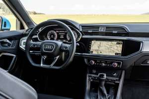 Audi-Q3-Sportback-Interieur-Cockpit-3-b