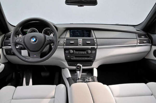 BMW X6M E71 Innenraum Cockpit