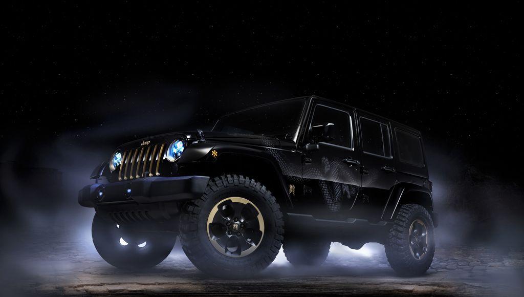 Jeep Wrangler bei Nacht