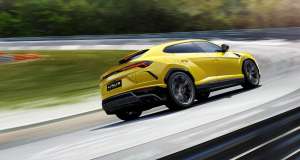 Lamborghini-Urus-Exterieur-in-Action-Heck-in-der-Kurve