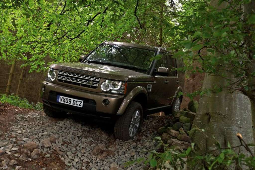 Land Rover Discovery im Gelände 