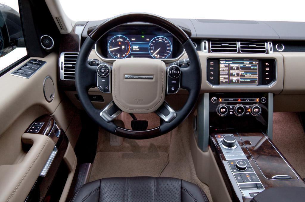 Cockpit des Land Rover Range Rover 2013