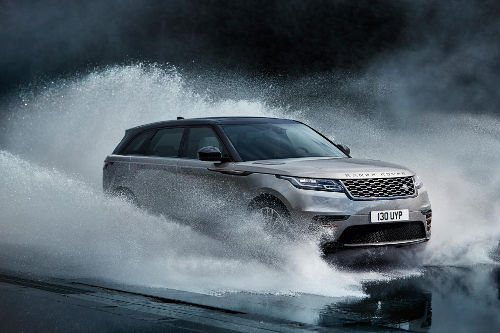 Range Rover Velar SUV Modell 2017 durchs Wasser