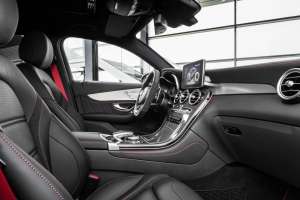 Mercedes-AMG-GLC-Coupe-Innenansicht-Cockpit