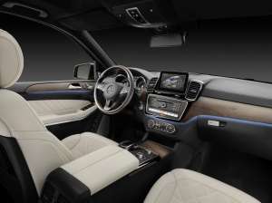 Oberklassen-SUV-Mercedes-GLS-Klasse-Cockpit