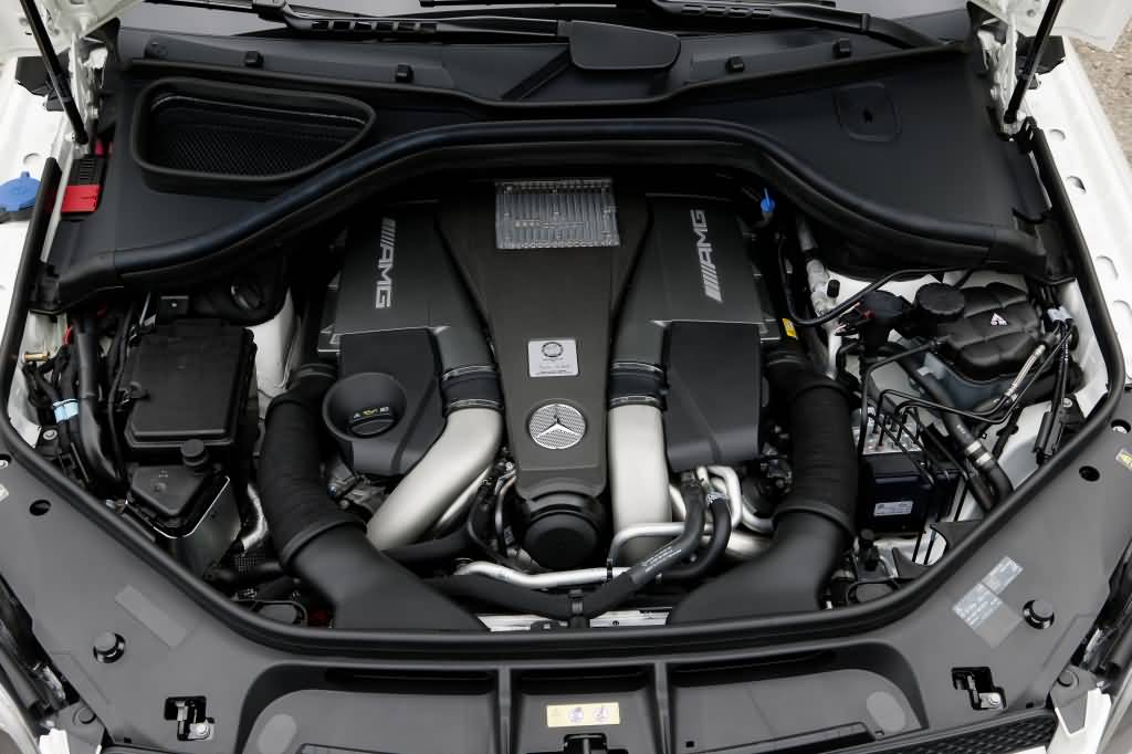 Motor des Mercedes-Benz GL 63 AMG
