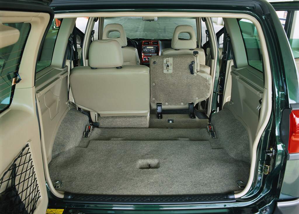 Nissan Terrano II 5-Türer Kofferraum
