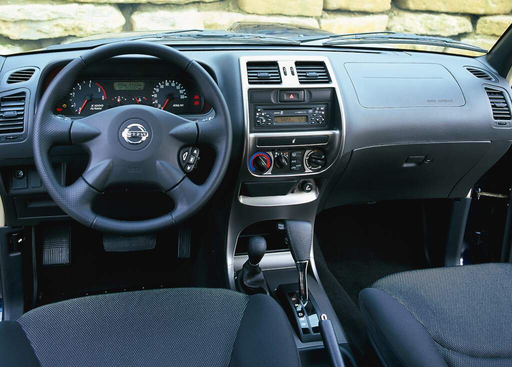 Nissan Terrano II 5-Türer MJ. 2004 Interieur