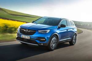 Opel-Grandland-X-2017-Exterieur-Frontperspektive-in-Fahrt