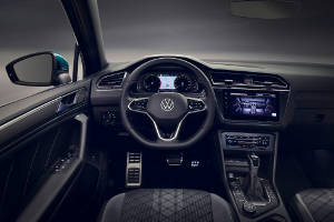 VW Tiguan ab Modelljahr 2021 Cockpit R-Line