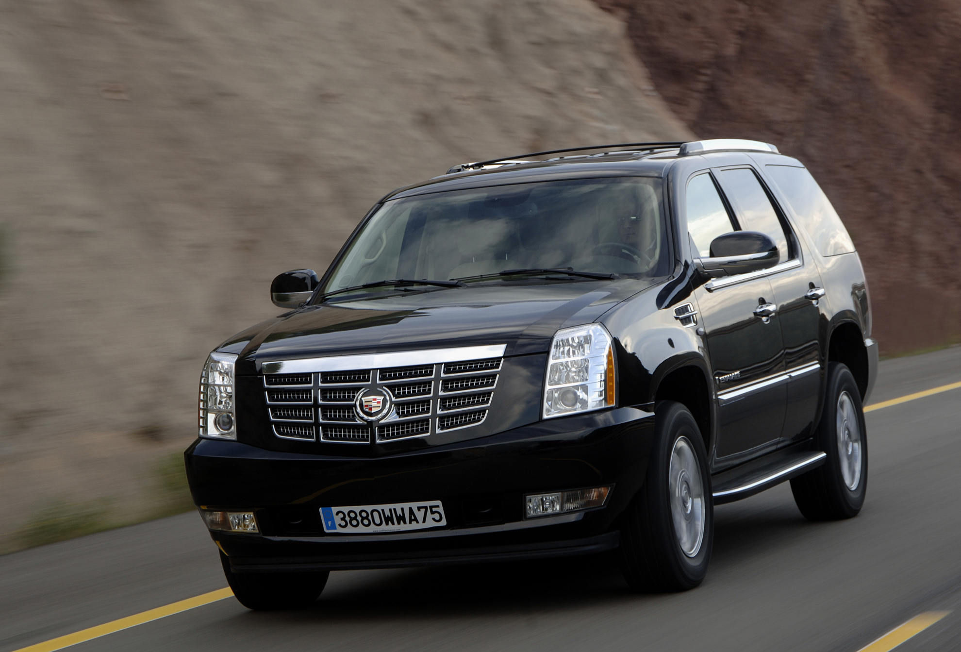 Cadillac Escalade Das Schlachtschiff mit dritter Sitzreihe!