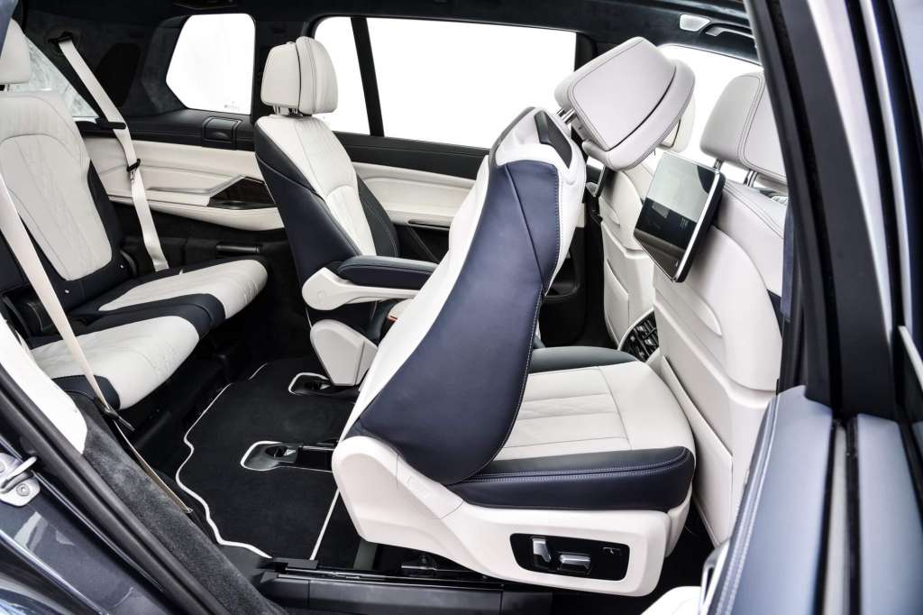 BMW X7 Innenraum mit sieben Sitzen