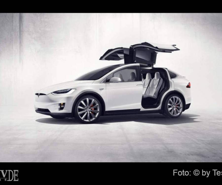 Tesla Model X | 1. Generation