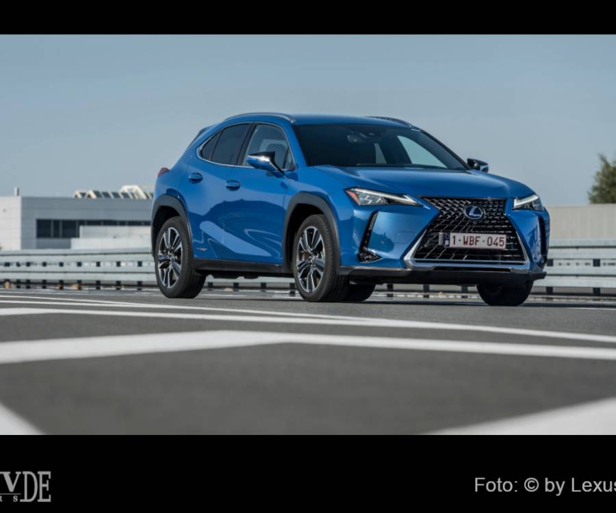 Lexus UX | 1. Generation 