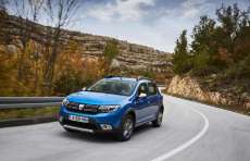 Dacia-Sandero-Stepway-2-Generation-Modell-2016-Frontperspektive-in-Fahrt