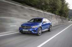 Mercedes-GLC-Coupe-Frontansicht-Perspektive-in-Fahrt-m