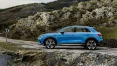 Audi-Q3-2-Generation-Exterieur-Seitenansicht-Blau-