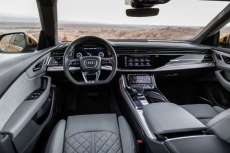 Audi-Q8-SUV-Modell-2018-Interieur-Cockpit