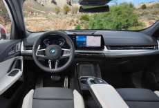 BMW-iX2-xDrive30-Interieur-2