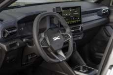 Dacia-Duster-III-Journey-Guincho-Interieur-3
