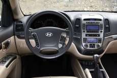 SUV-Hyundai-Santa-Fe-2010-Cockpit-Mittelkonsole