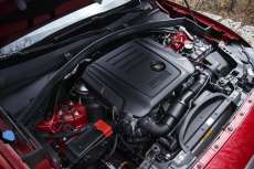 Oberklassen-SUV-Jaguar-F-Pace-Motor