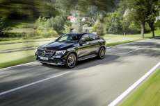 Mercedes-AMG-GLC-Coupe-Front-Perspektive-in-Fahrt
