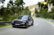 Mercedes-AMG-GLC-Coupe-Front-in-Fahrt