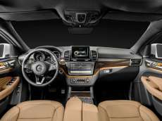 Mercedes-Benz-GLE-Coupe-Interieur-5
