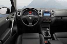 SUV-VW-Tiguan-2007-Cockpit