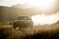 Rolls-Royce-Cullinan-offroad-